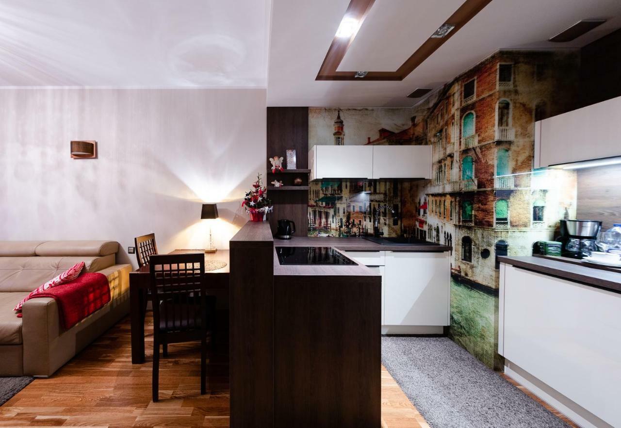 Moderna Francuska Park Apartment Katowice