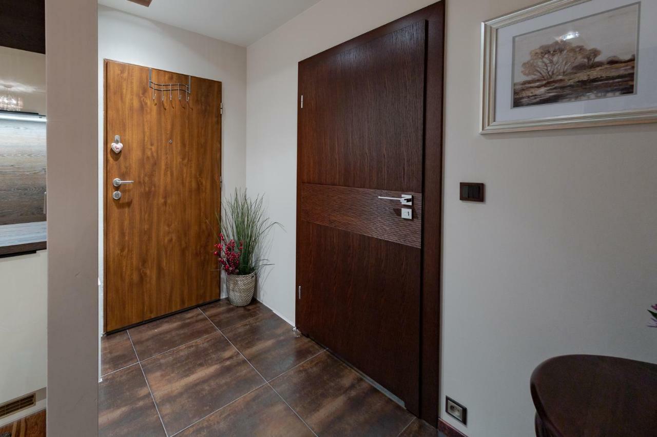 Moderna Francuska Park Apartment *